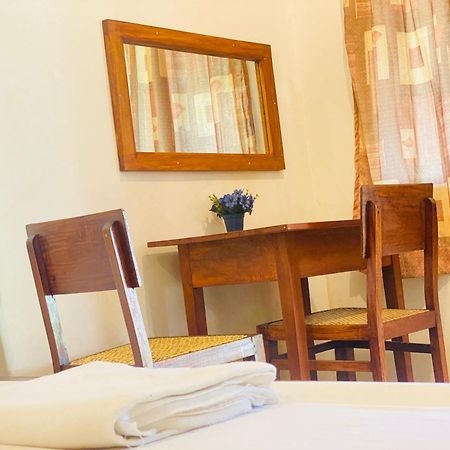 Waves Hotel Hikkaduwa Ngoại thất bức ảnh