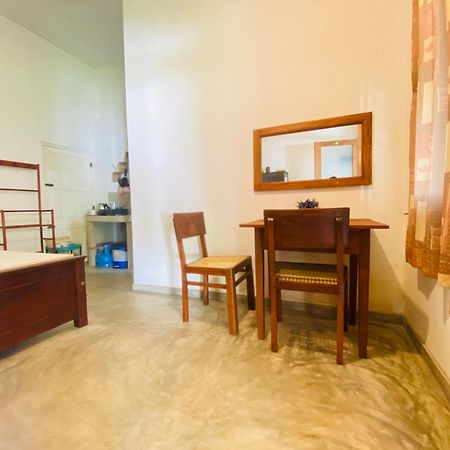 Waves Hotel Hikkaduwa Ngoại thất bức ảnh