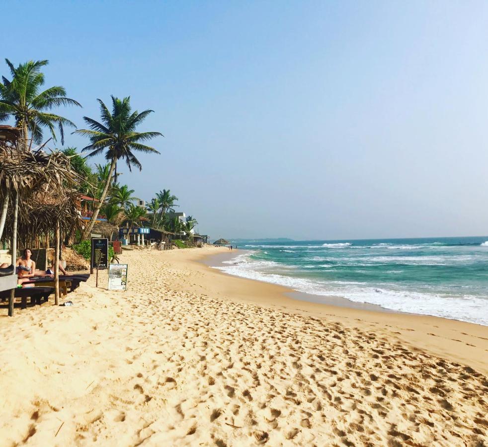 Waves Hotel Hikkaduwa Ngoại thất bức ảnh