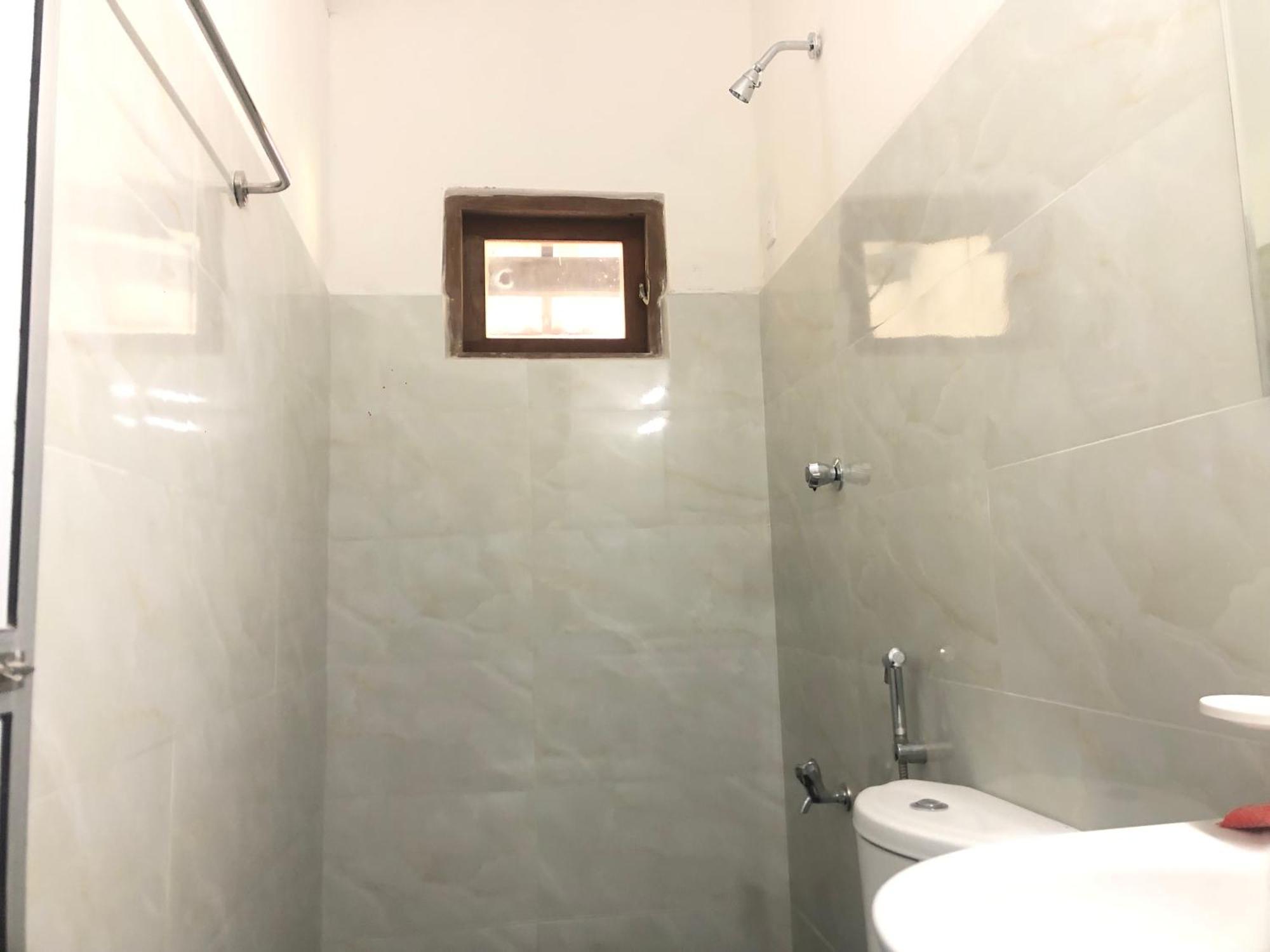 Waves Hotel Hikkaduwa Ngoại thất bức ảnh