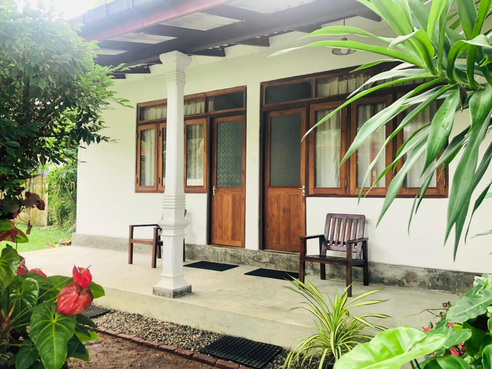 Waves Hotel Hikkaduwa Ngoại thất bức ảnh