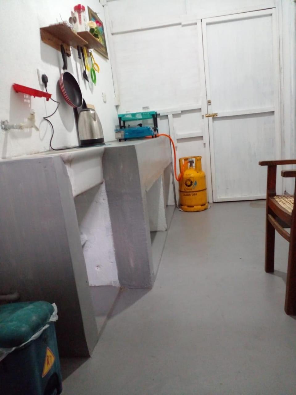 Waves Hotel Hikkaduwa Ngoại thất bức ảnh