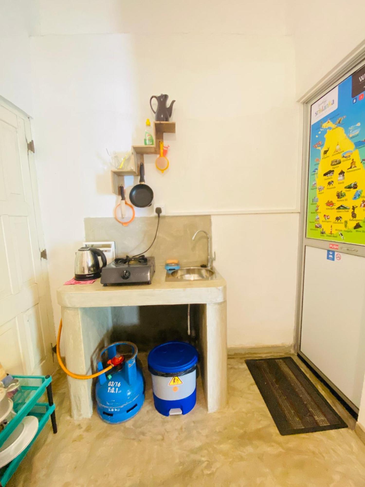 Waves Hotel Hikkaduwa Ngoại thất bức ảnh